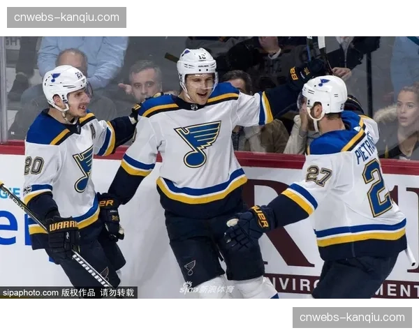 NHL常规赛:波士顿棕熊客场击败蒙特利尔加拿大人,领跑东部 NHL常规赛:波士顿棕熊客场击败蒙特利尔加拿大人,领跑东部