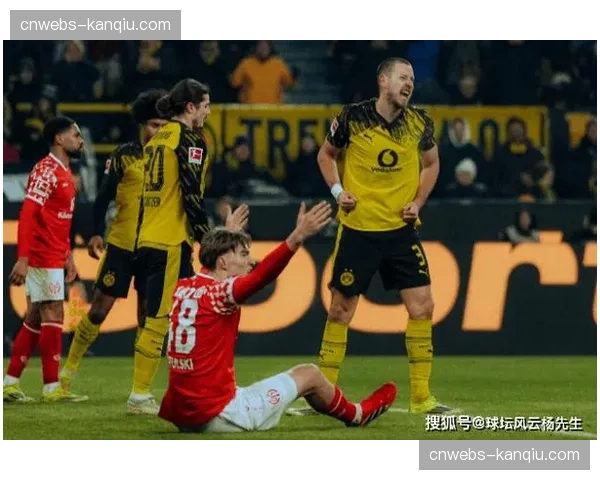 实时：美因茨凭借角球战术先拔头筹，客场暂时领先门兴